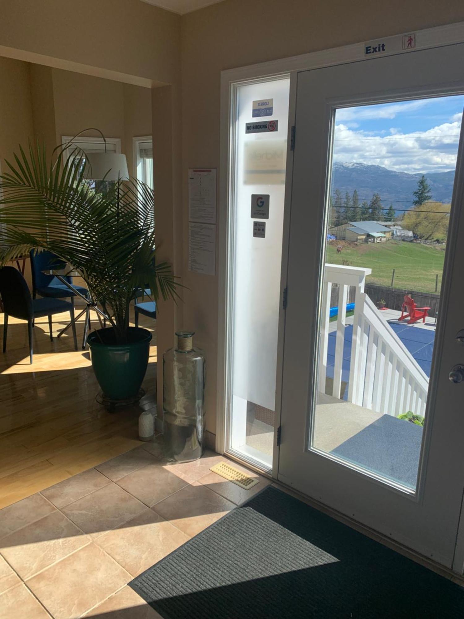 Salish B&B And Spa Вест-Келовна Екстер'єр фото